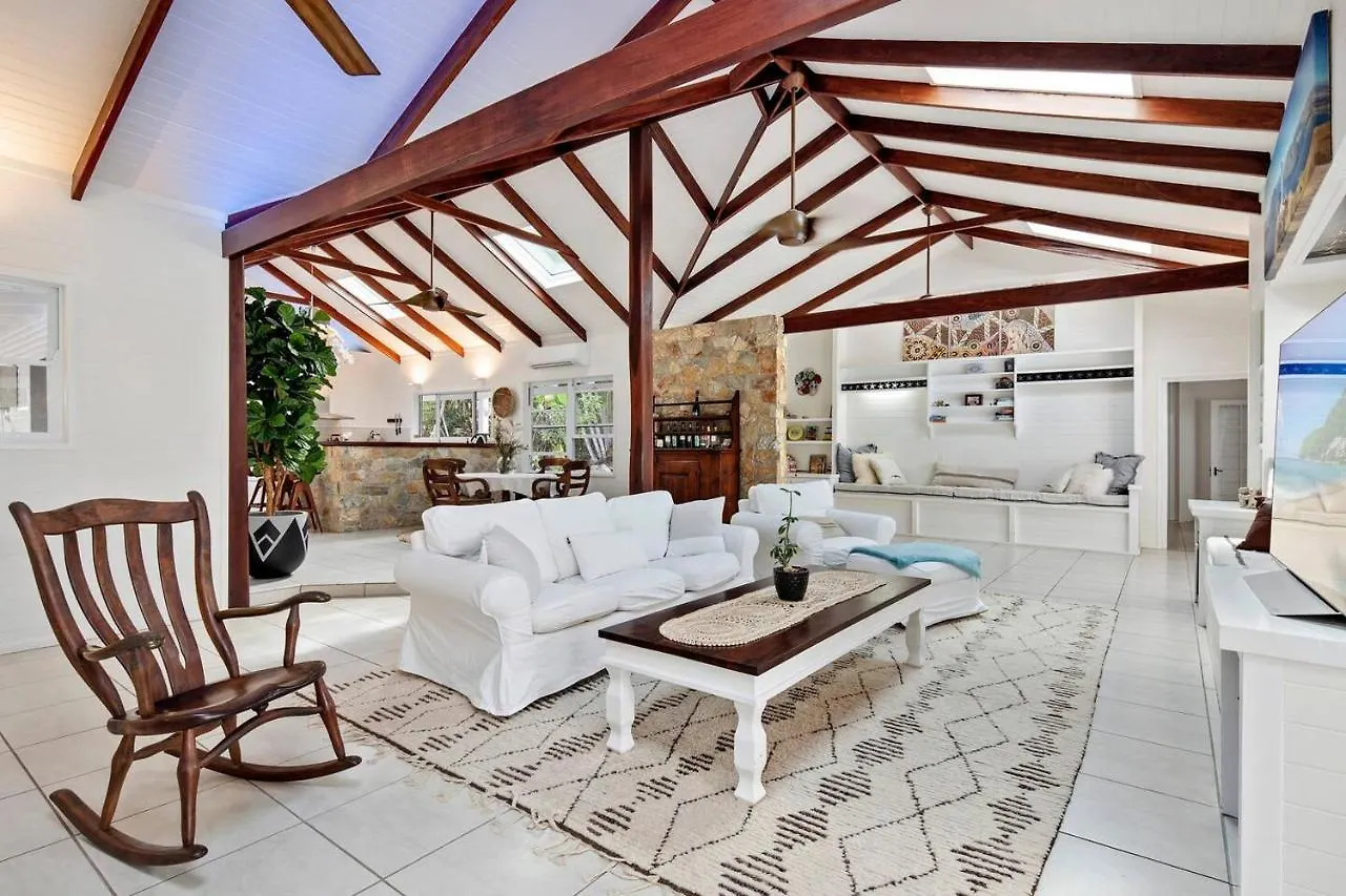 La Boheme Whitsunday In Airlie Beach With Pool Villa