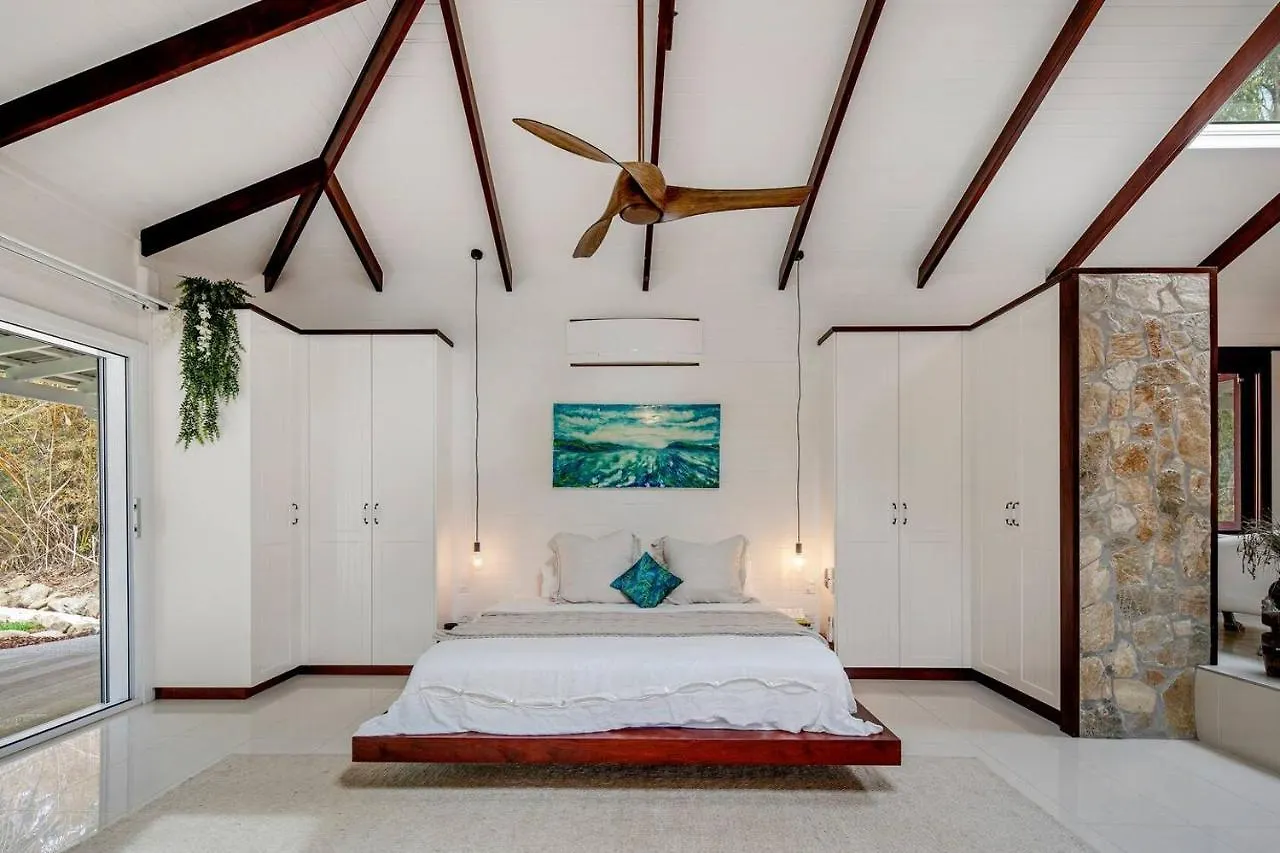 La Boheme Whitsunday In Airlie Beach With Pool Villa