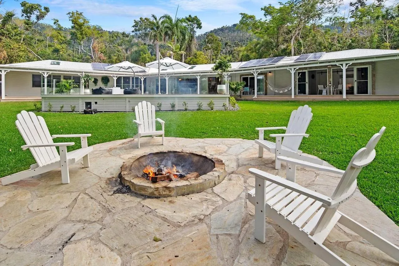 La Boheme Whitsunday In Airlie Beach With Pool Villa Australia
